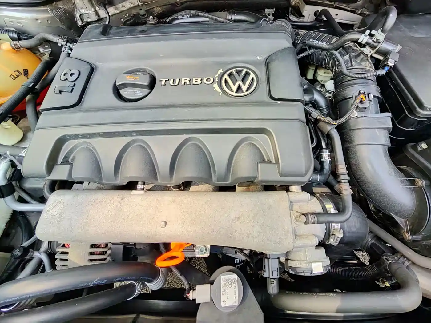 Volkswagen Touran 2009 2008 Model 1.8T Premium Smart Edition Automatic 5-Seater