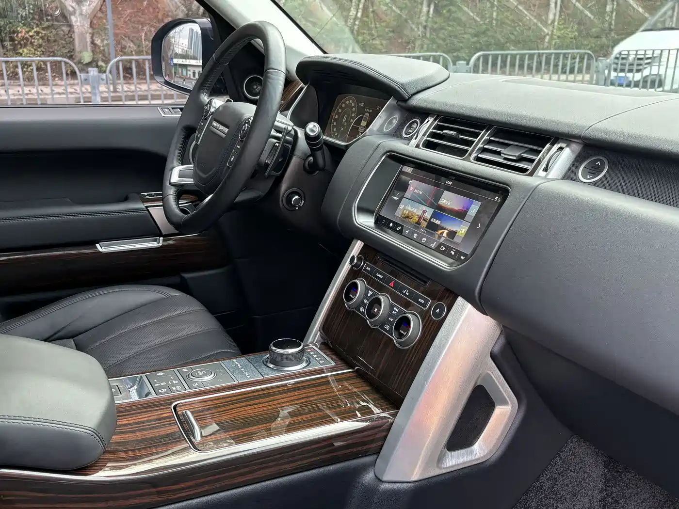 Land Rover Range Rover 2015 3.0 TDV6 Vogue фото 8