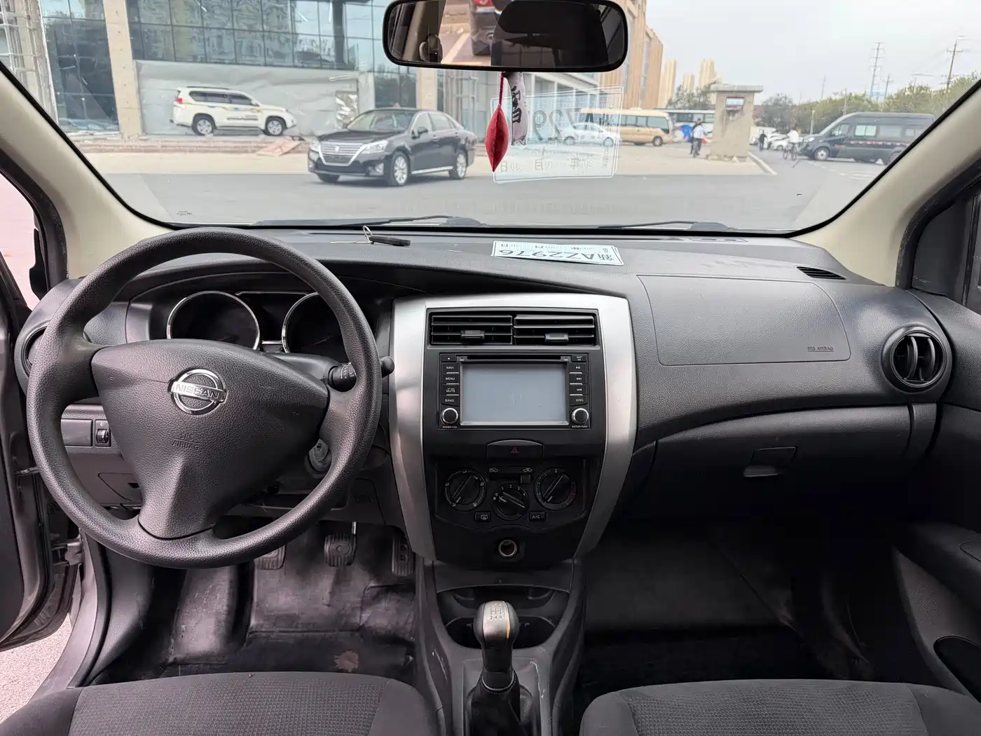 Nissan Livina 2015 2015 1.6XE Manual Comfort Edition
