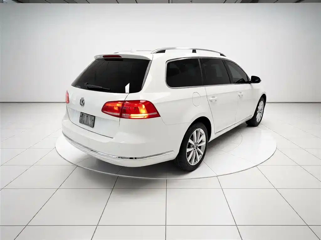 Volkswagen Magotan (Import) 2012 Wagon 2.0TSI Comfort фото 5