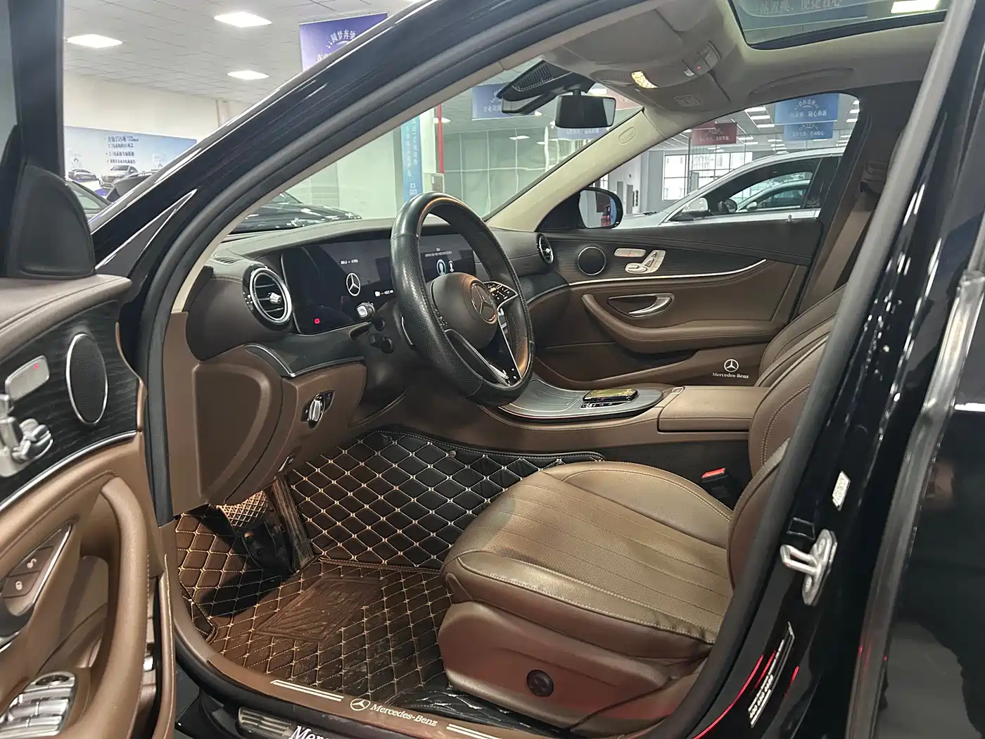 Mercedes-Benz E-Class New Energy 2022 Facelift III E 350 e L Plug-in Hybrid Sedan фото 4