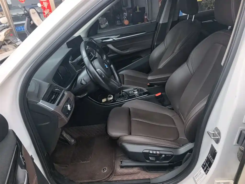 BMW X1 2020 xDrive25Li Premium Edition фото 15