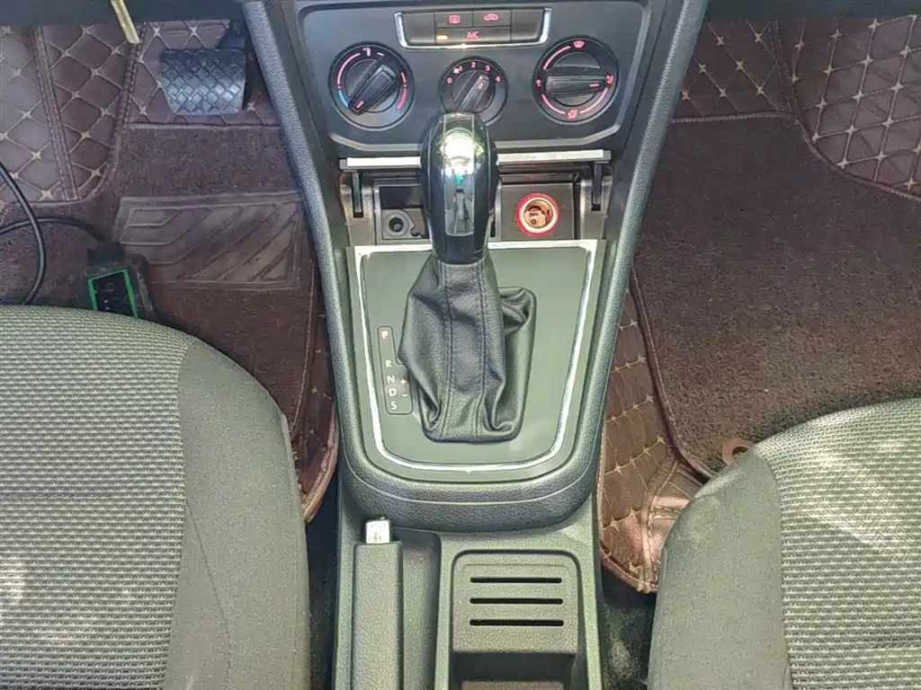 Volkswagen Bora 2016 Model 1.6L Automatic Fashion фото 14