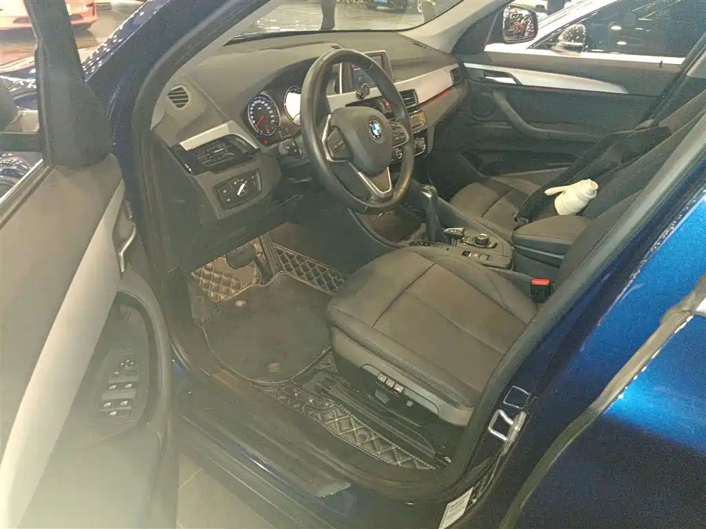 BMW X1 2019 sDrive20Li Leading Model фото 11