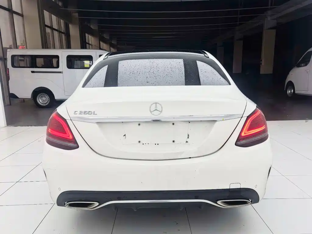 Photo 8 - Mercedes-Benz C-Class