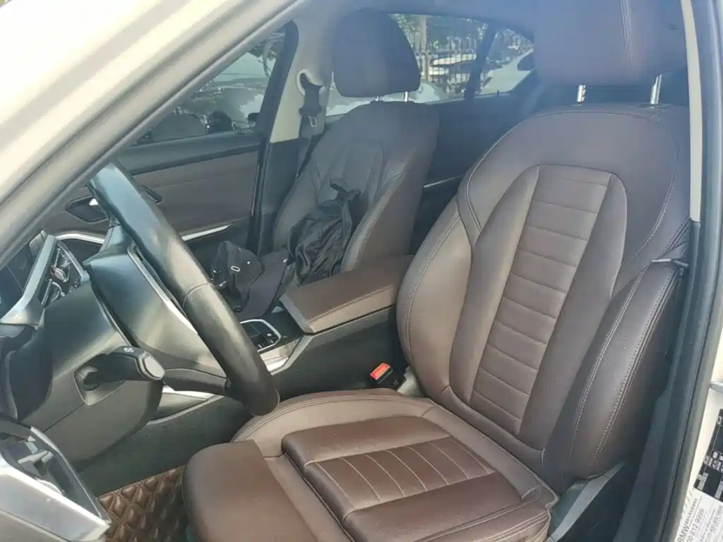 BMW 3-SERIES