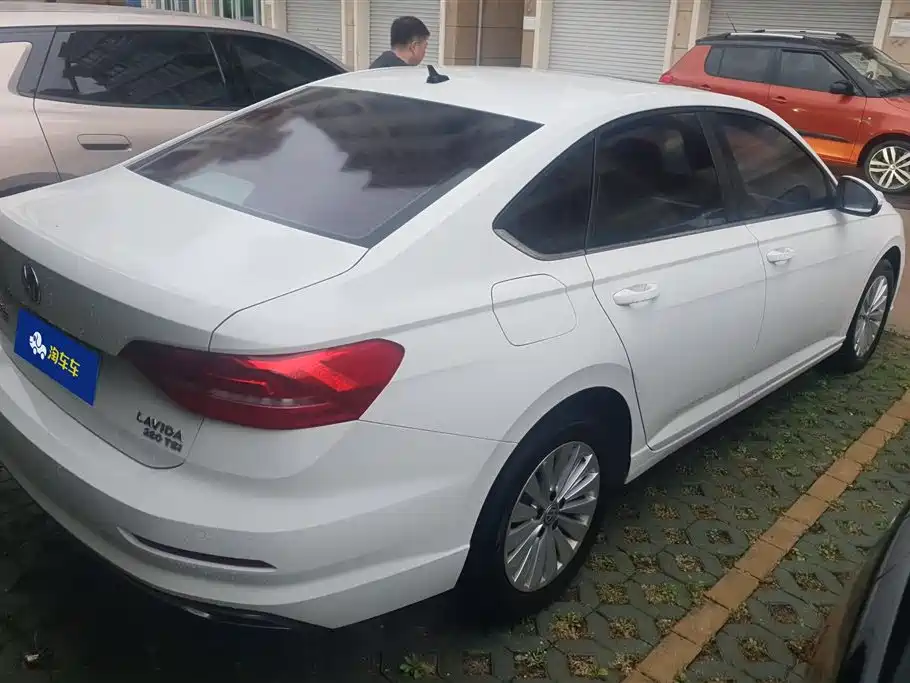 Volkswagen Lavida 2018 280TSI DSG Comfort Edition China V фото 3