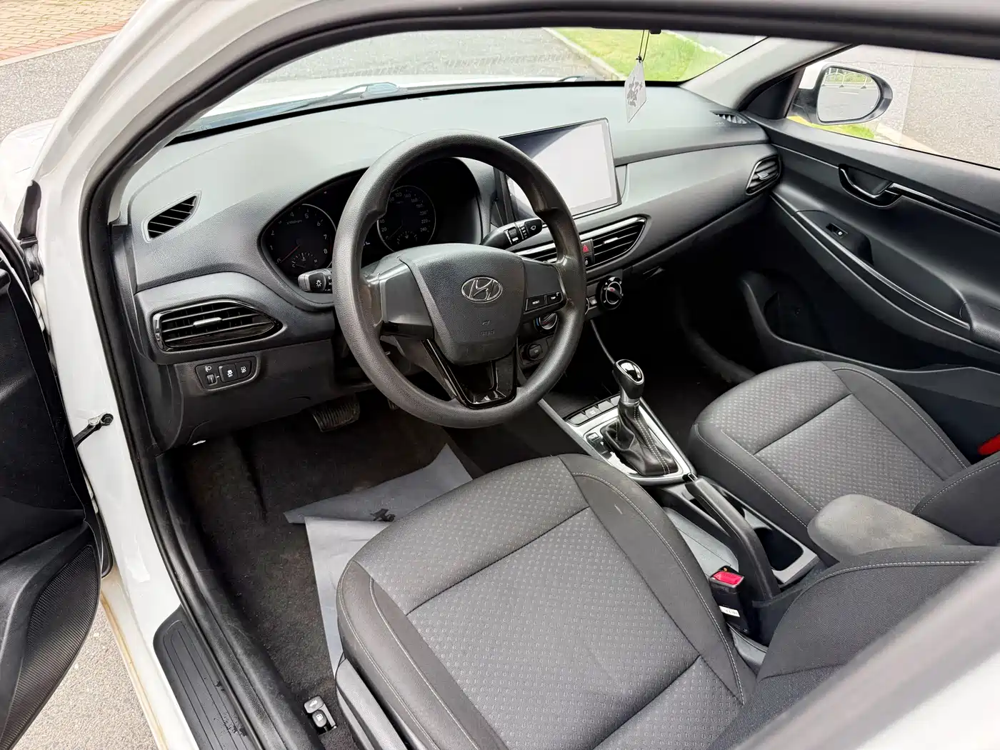 Hyundai Elantra 2020 1.6L Auto GL Pleasing Edition фото 4