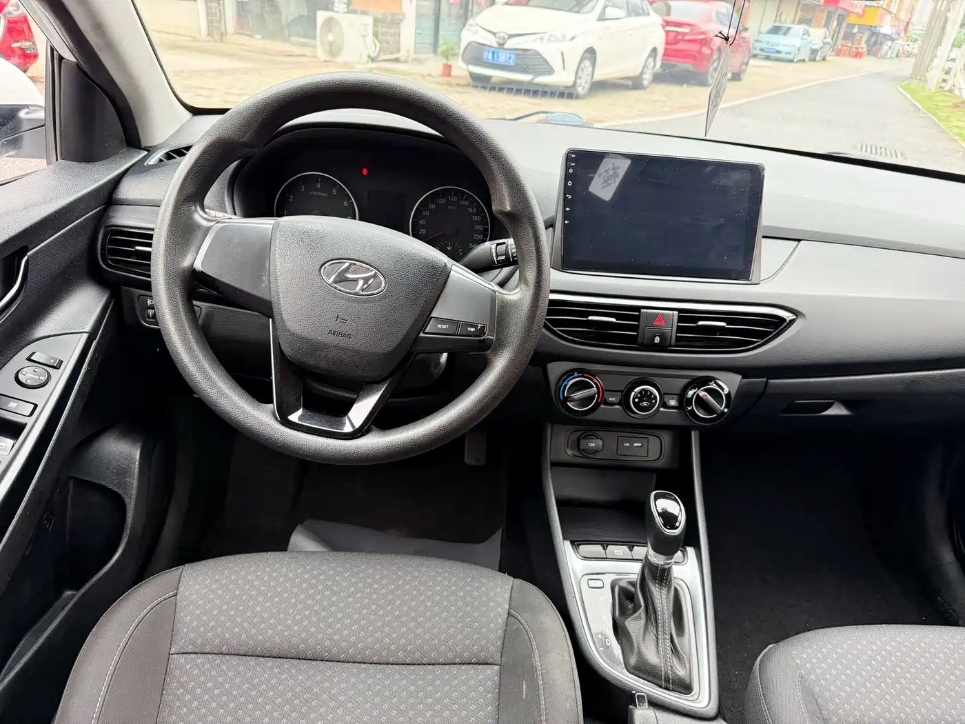 Hyundai Elantra 2020 1.6L Auto GL Pleasing Edition фото 6