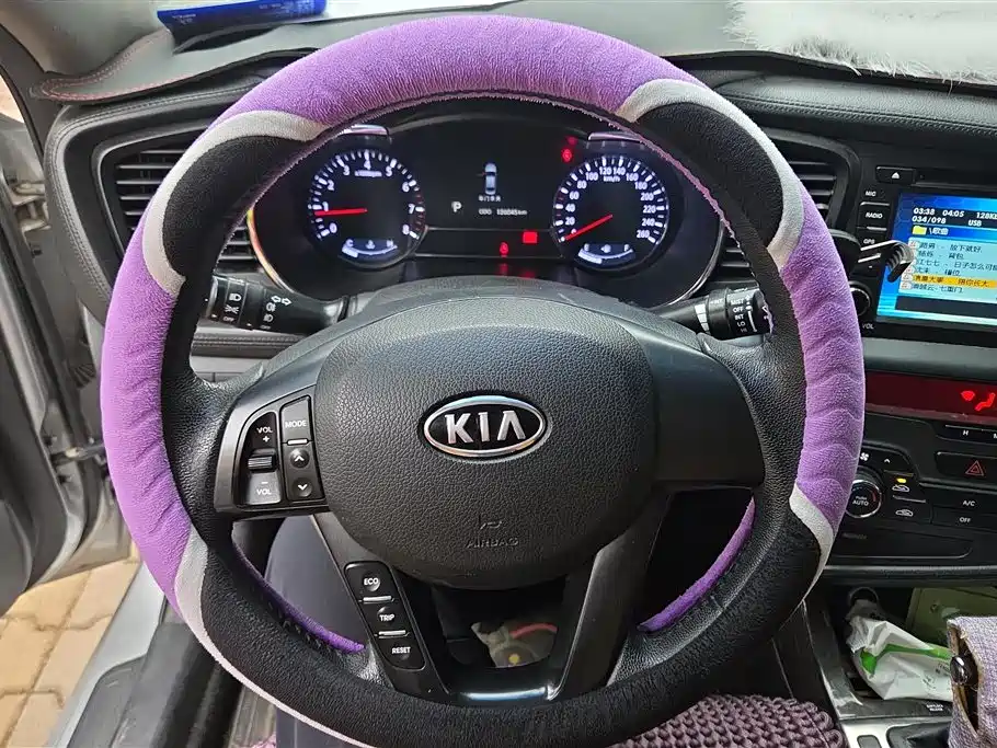 Kia K5 2011 2.0L Automatic DLX фото 15