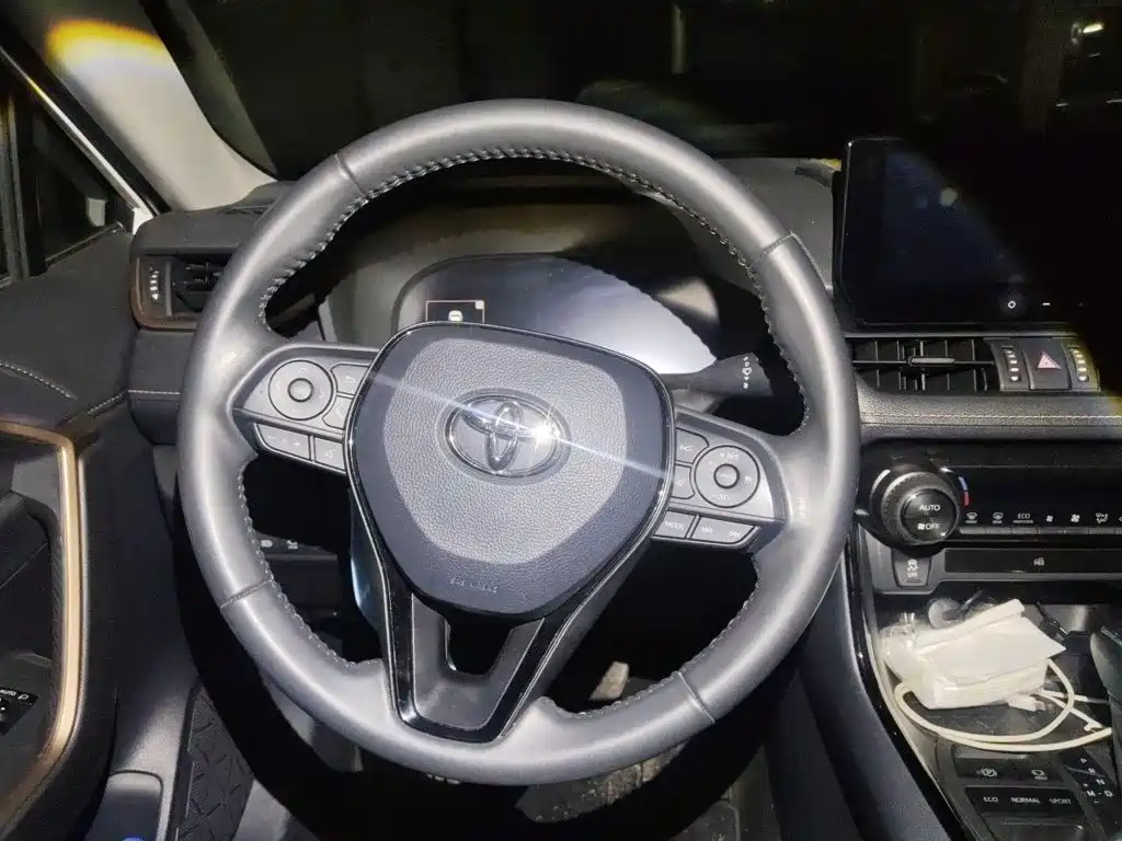 Toyota Wildlander 2025 2024 2.0L CVT 2WD Luxury PLUS Edition