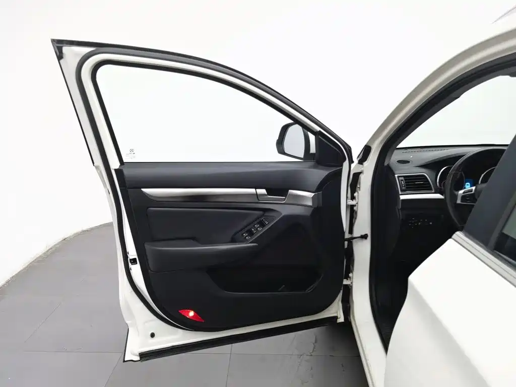 BAIC Senova X65 2015 2015 2.0T Manual Elite