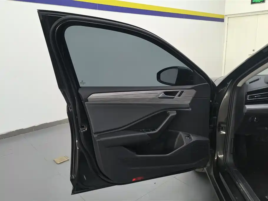 Volkswagen Sagitar 2025 300TSI DSG Surpass Edition фото 7