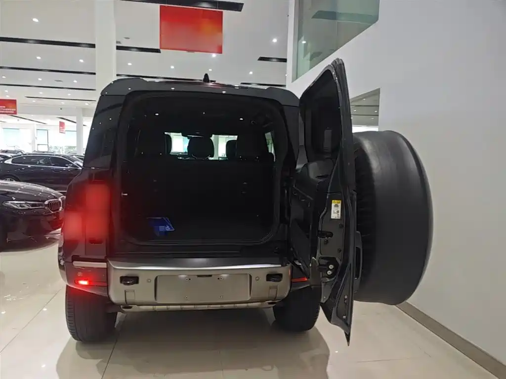 Land Rover Defender 2024 110 3.0T P400 X-DYNAMIC HSE фото 19