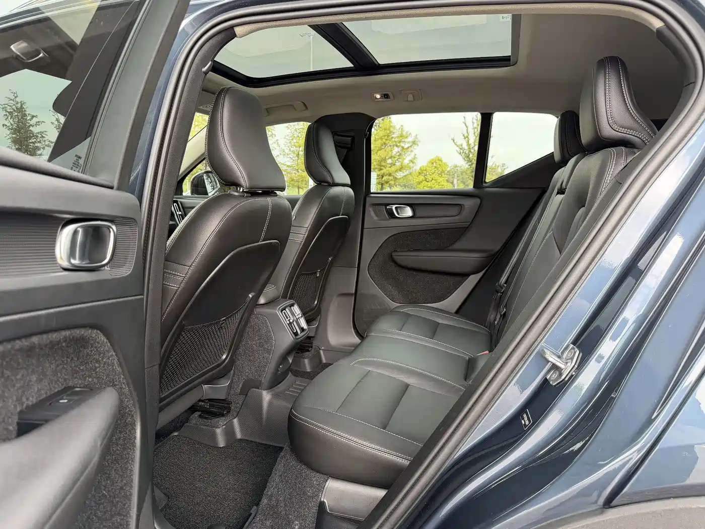 Photo 13 - Volvo XC40