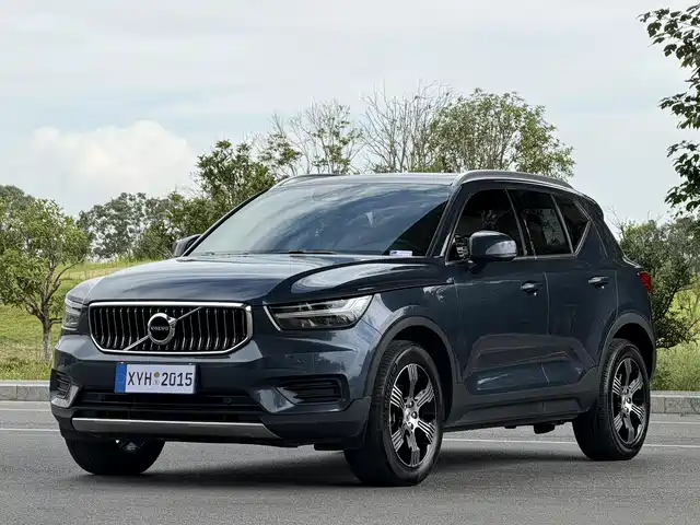 Volvo XC40 2021 T3 Smart Luxury Edition — фото 1
