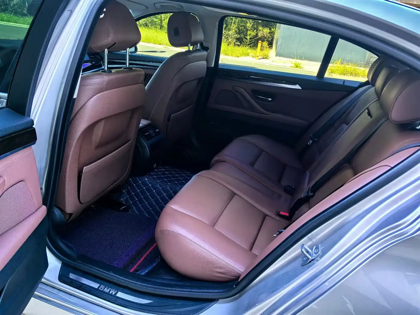Photo 5 - BMW 5 Series