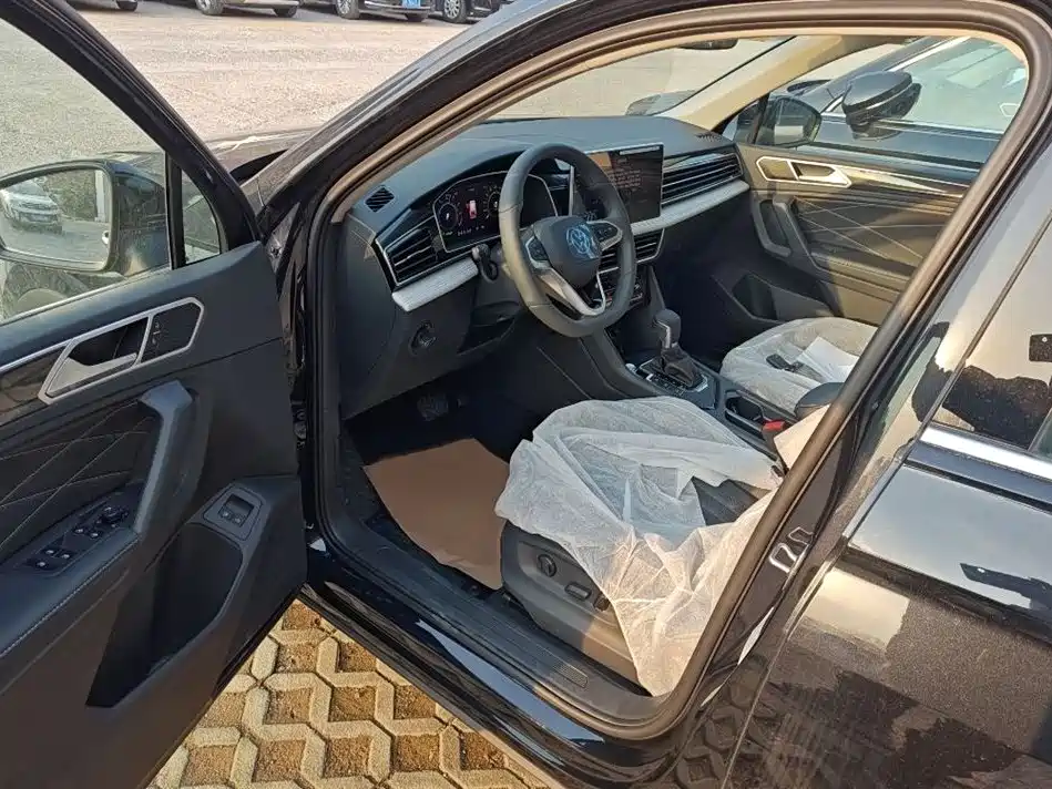 Volkswagen Tiguan L PHEV 2023 430PHEV Plug-in Hybrid Premium фото 16