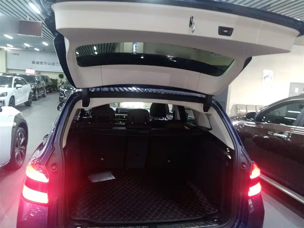 BMW iX3 2021 Facelift Leading фото 15