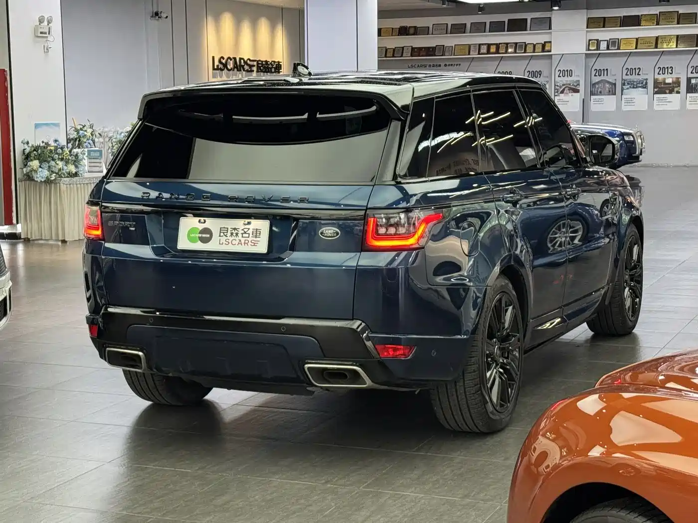 Land Rover Range Rover Sport 2022 3.0 L6 Indigo Flowing Light Edition фото 6