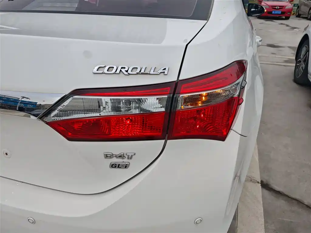 Toyota Corolla 2017 Facelift 1.2T S-CVT GL-i фото 8