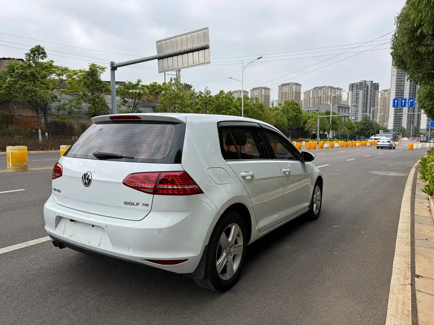 Volkswagen Golf 2014 1.4TSI Automatic Luxury фото 10