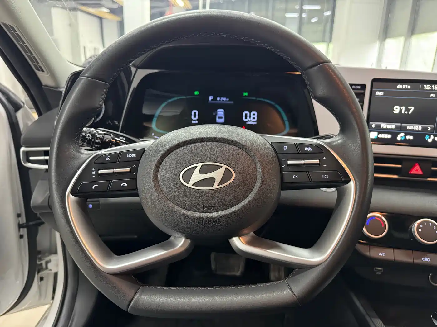 Hyundai Elantra 2023 1.5L CVT GLX Elite Edition фото 22