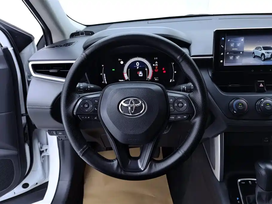 Toyota Corolla Cross 2023 2.0L Pioneer Edition фото 15
