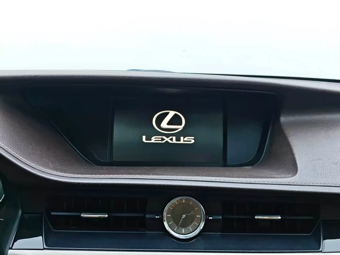 Lexus ES 2015 200 Elite Edition фото 15