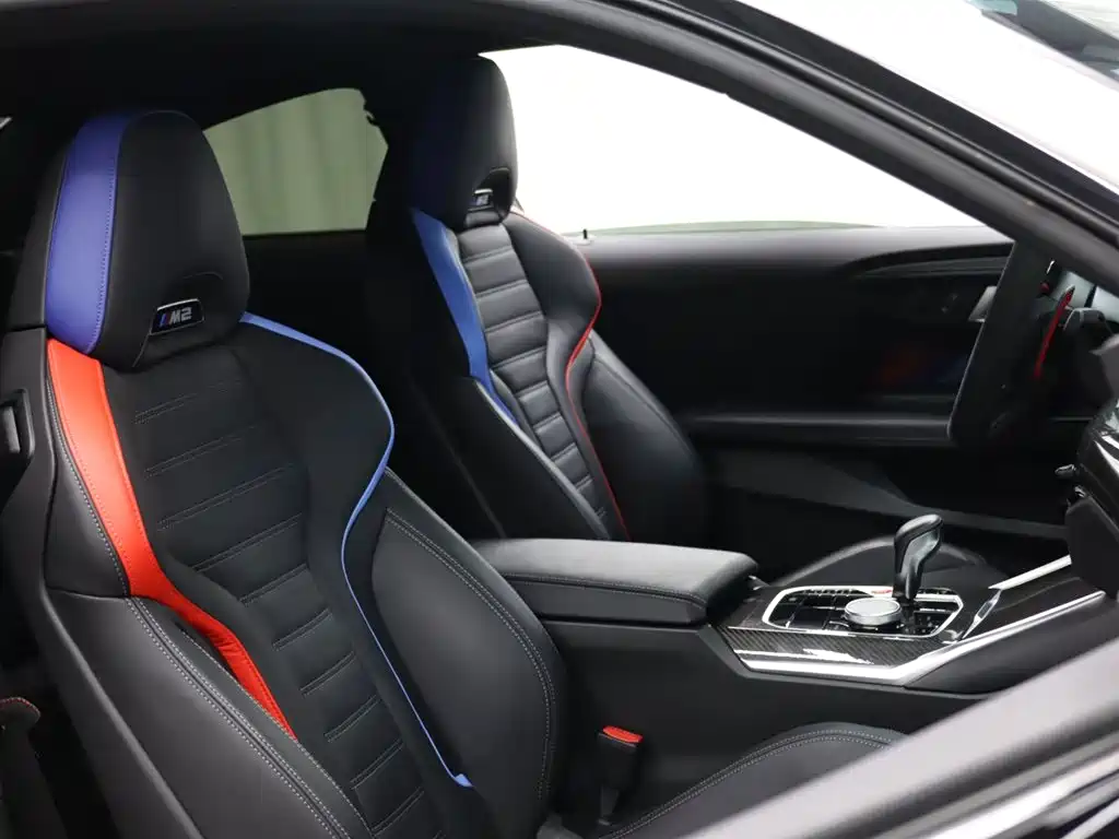 BMW M2 2024 M2 фото 22