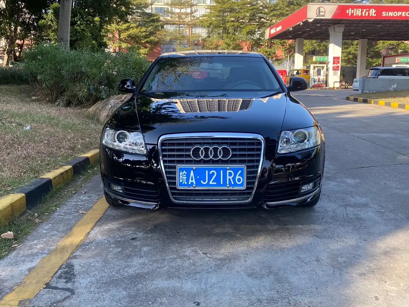 Audi A6L 2010 2.0 TFSI Automatic Standard фото 2