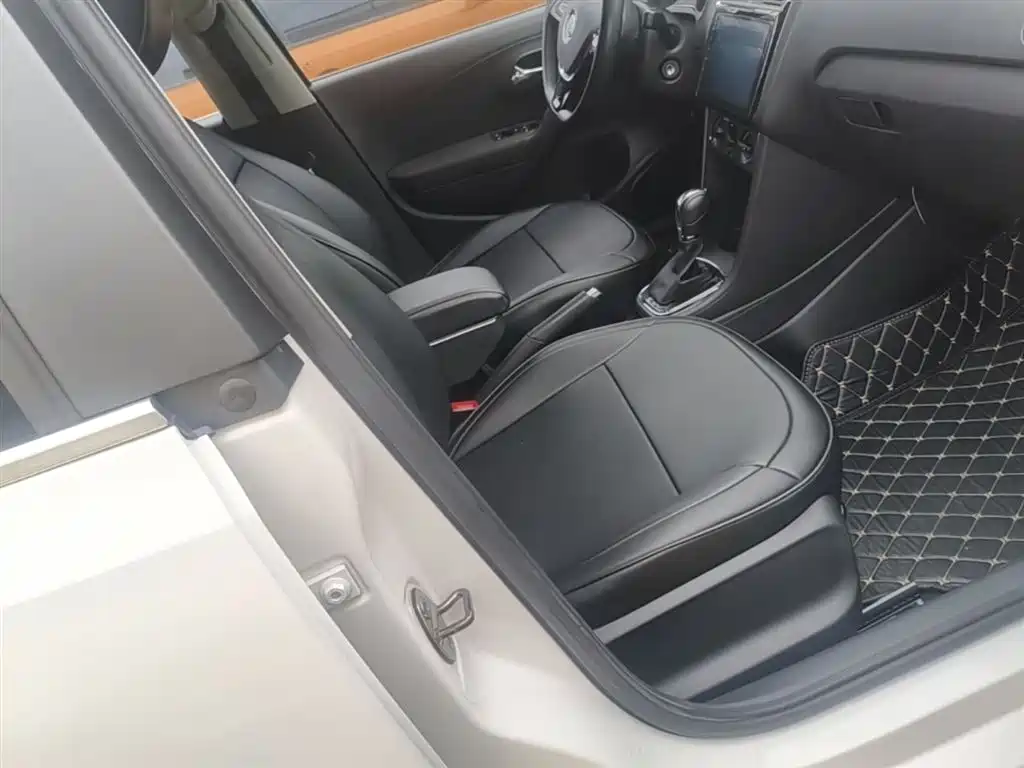 Volkswagen Polo 2016 1.6L Automatic Comfort фото 25