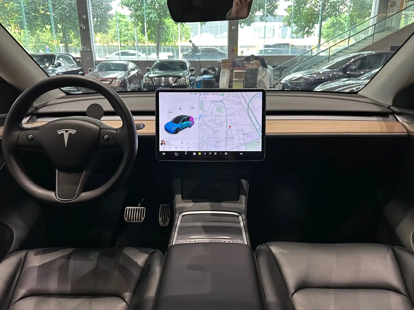 TESLA MODEL Y