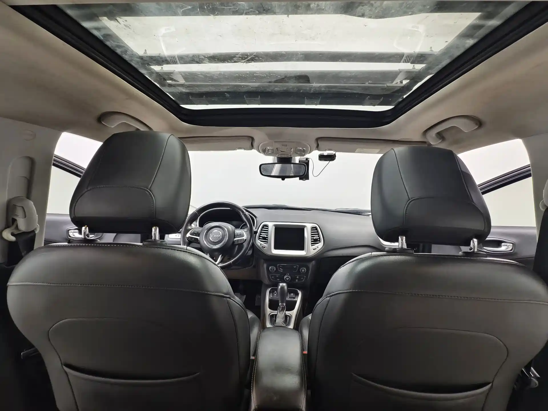 Фото 10 - Jeep Compass