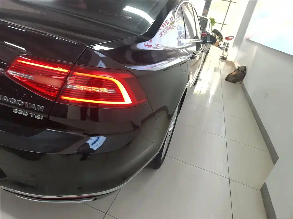 Volkswagen Magotan 2018 Facelift 330TSI DSG Luxury фото 24