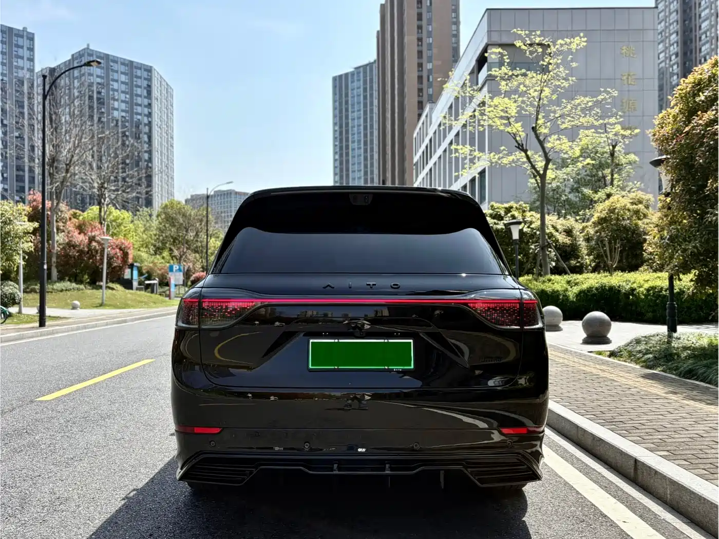 AITO Wenjie AITO M9 2025 Extended Range Ultra 52kWh 6-Seater фото 4