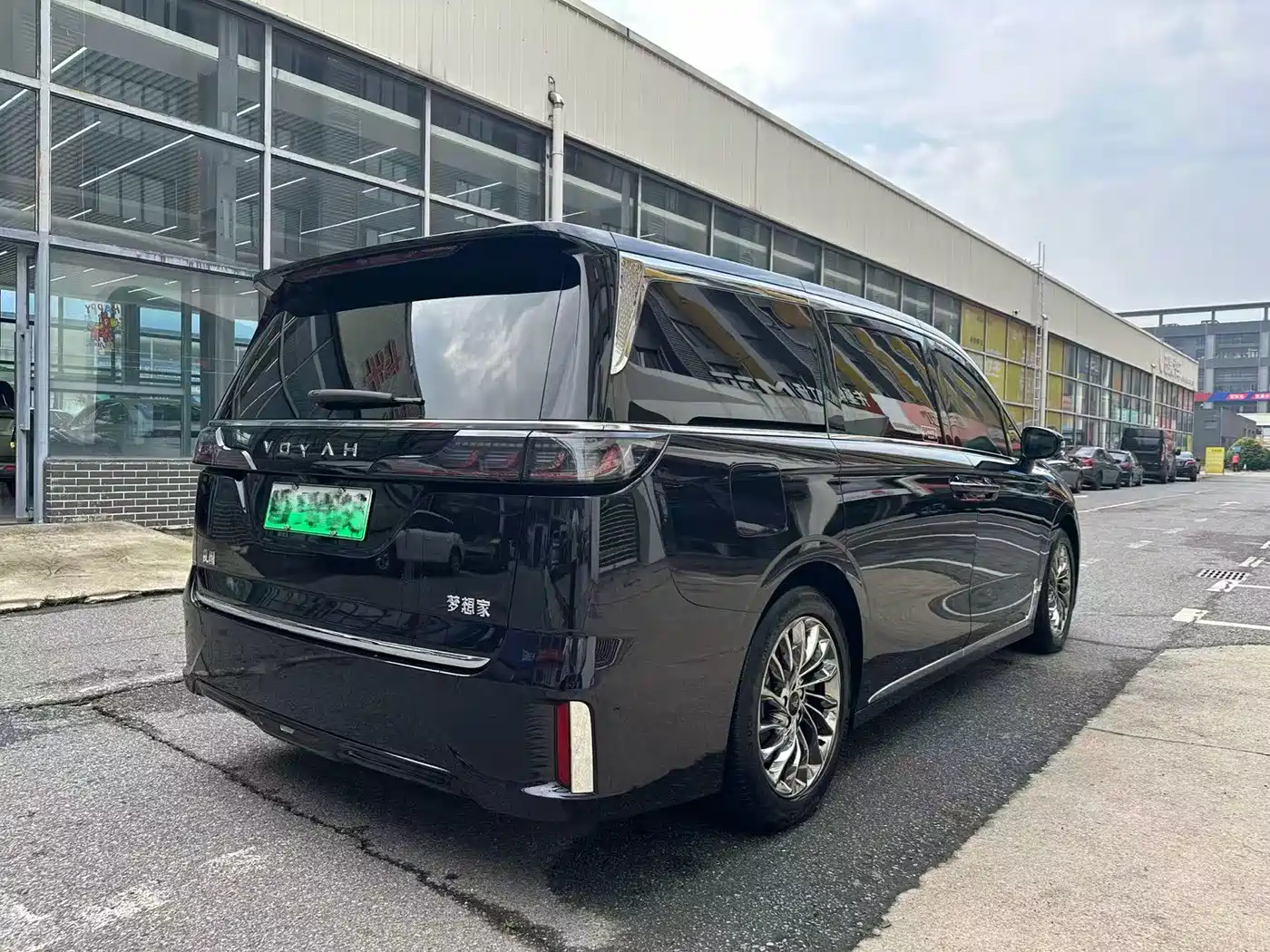 Voyah Auto Voyah Dreamer 2022 Low-carbon Dream+Smart Package фото 6