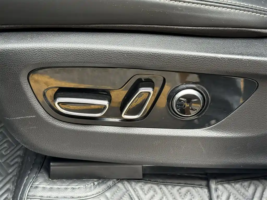 GAC Trumpchi Trumpchi GS8 2022 Pilot Series 2.0TGDI 2WD Luxury Smart Connect Edition (7-Seater) фото 14