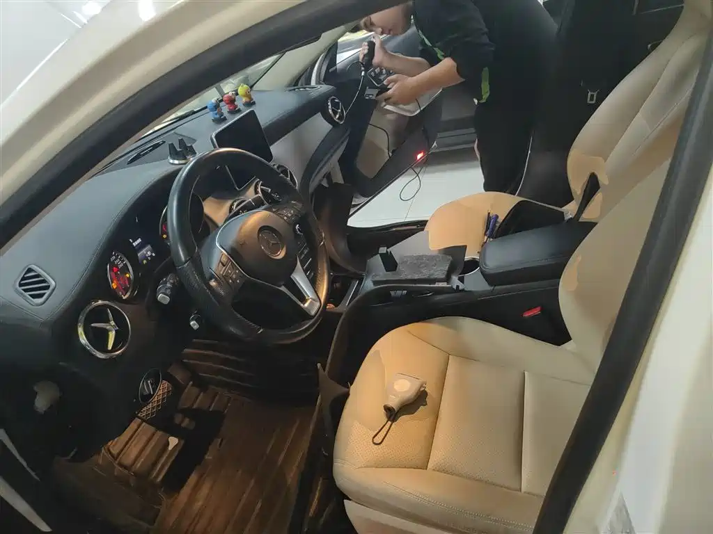 Mercedes-Benz GLA 2015 GLA 220 4MATIC Luxury фото 15