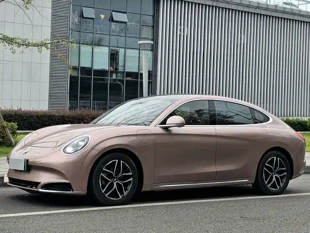 Ora Ora Lightning Cat 2022 555km Luxury Edition