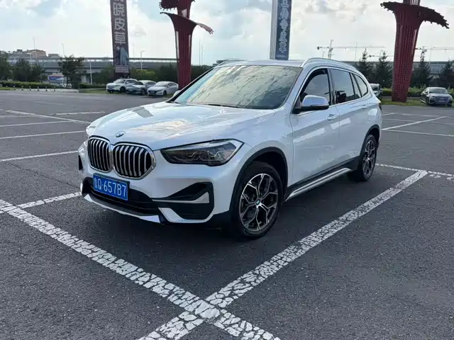 BMW X1 sDrive20Li, Стиль