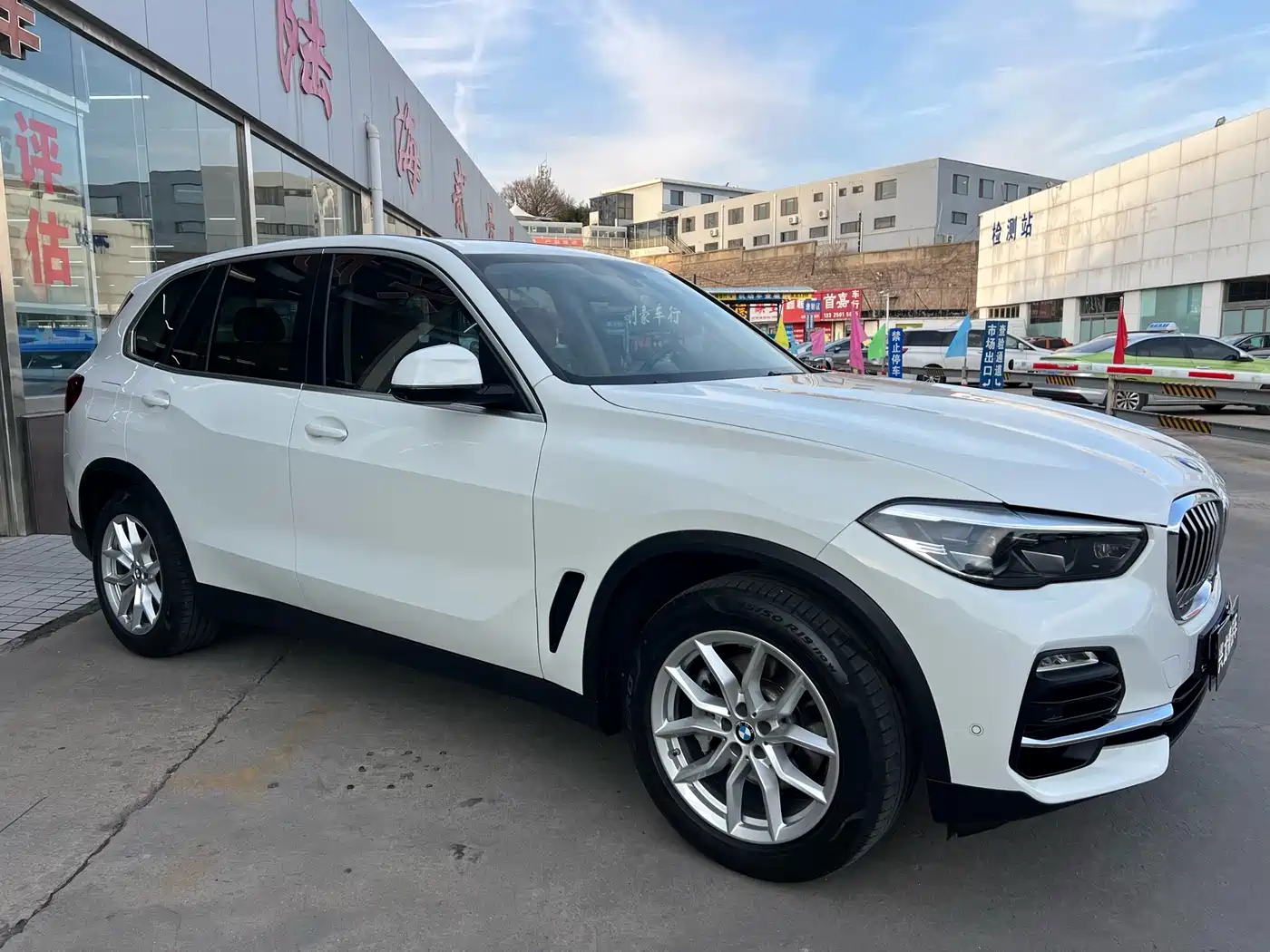 BMW X5 (Import) 2019 xDrive40i M Sport Package фото 2