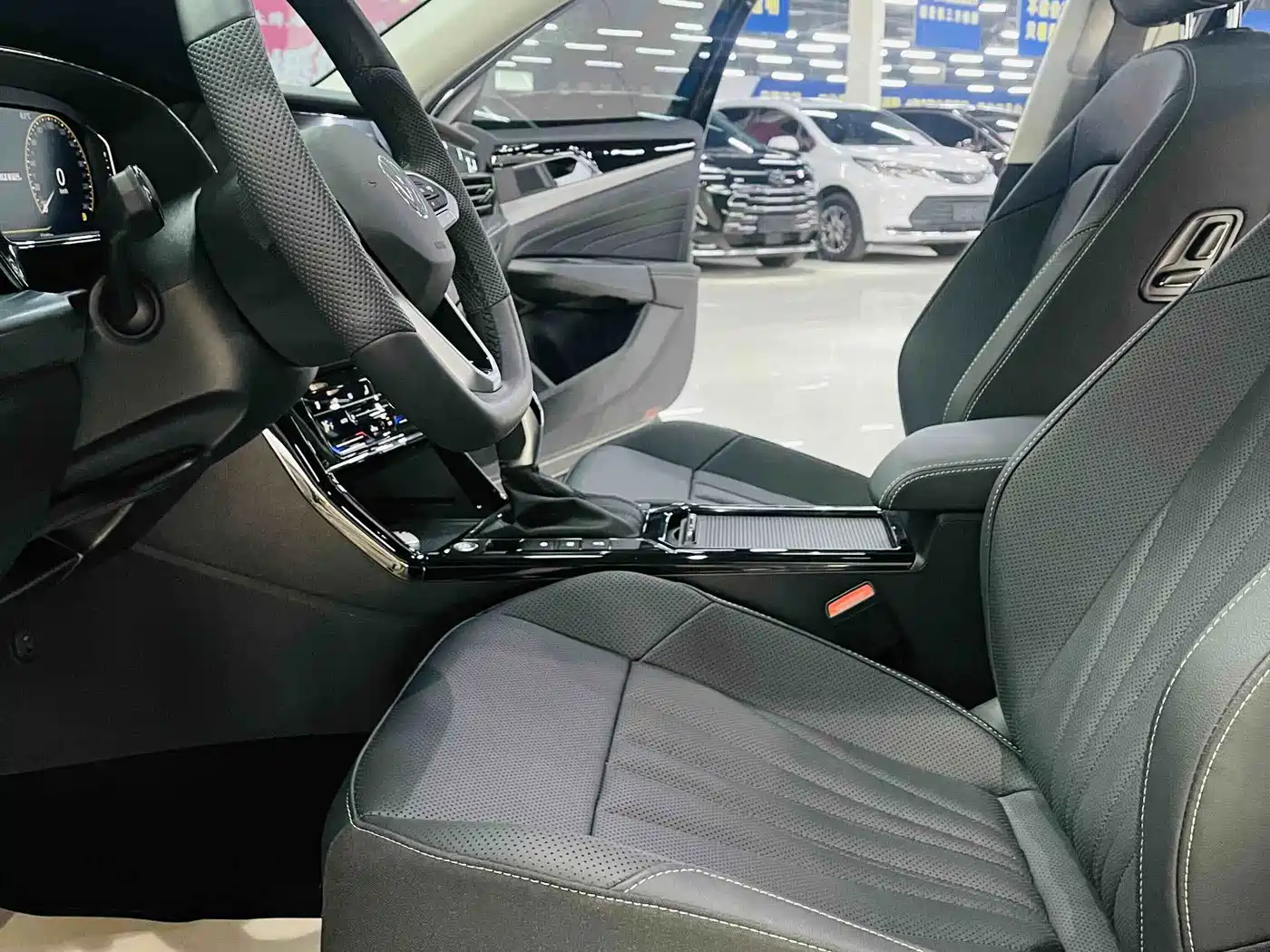 Фото 9 - Volkswagen Passat