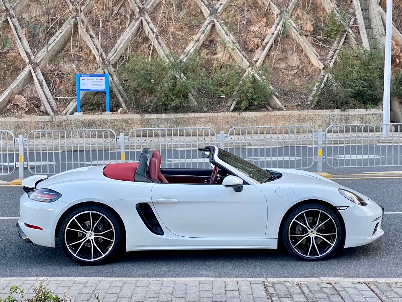 Porsche 718 2018 Boxster 2.0T фото 5