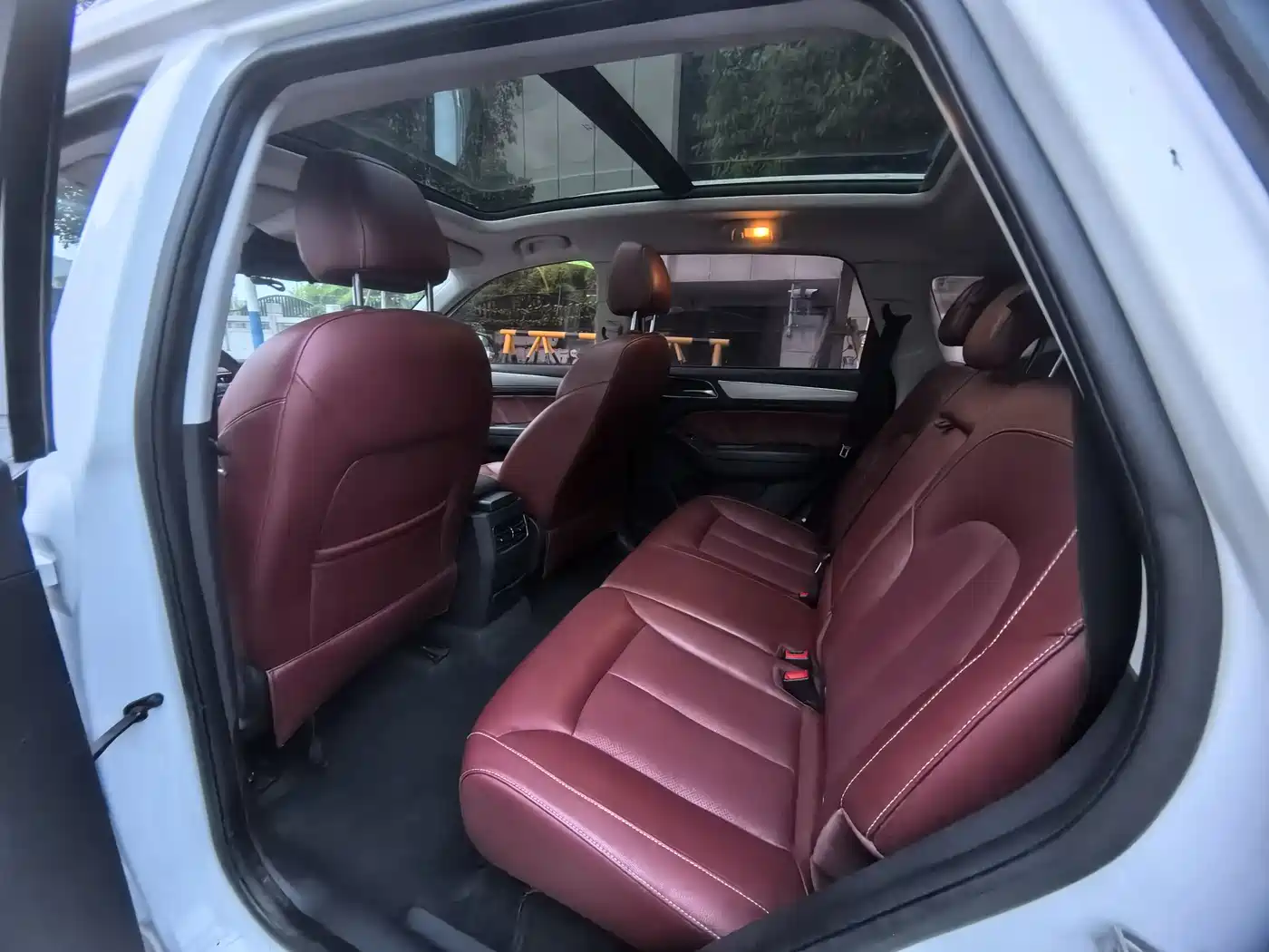 Фото 8 - Roewe RX5
