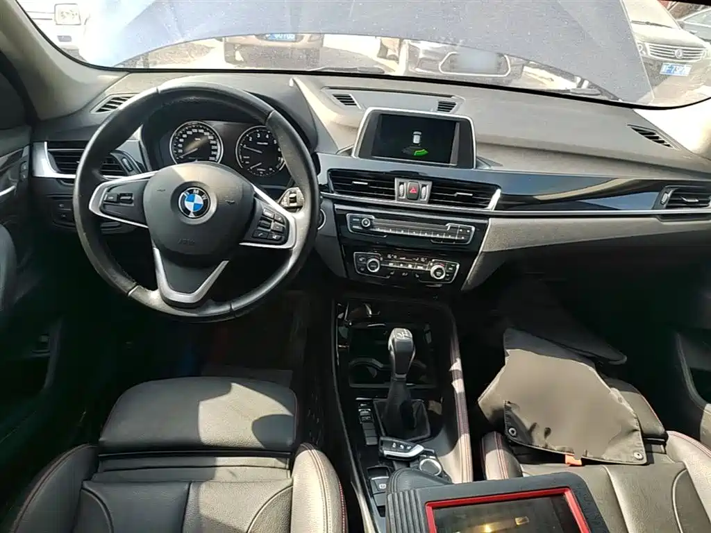 BMW X1 2018 sDrive18Li Premium Model фото 6