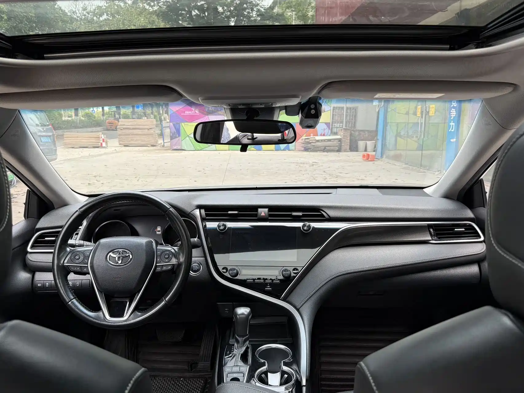 Photo 5 - Toyota Camry