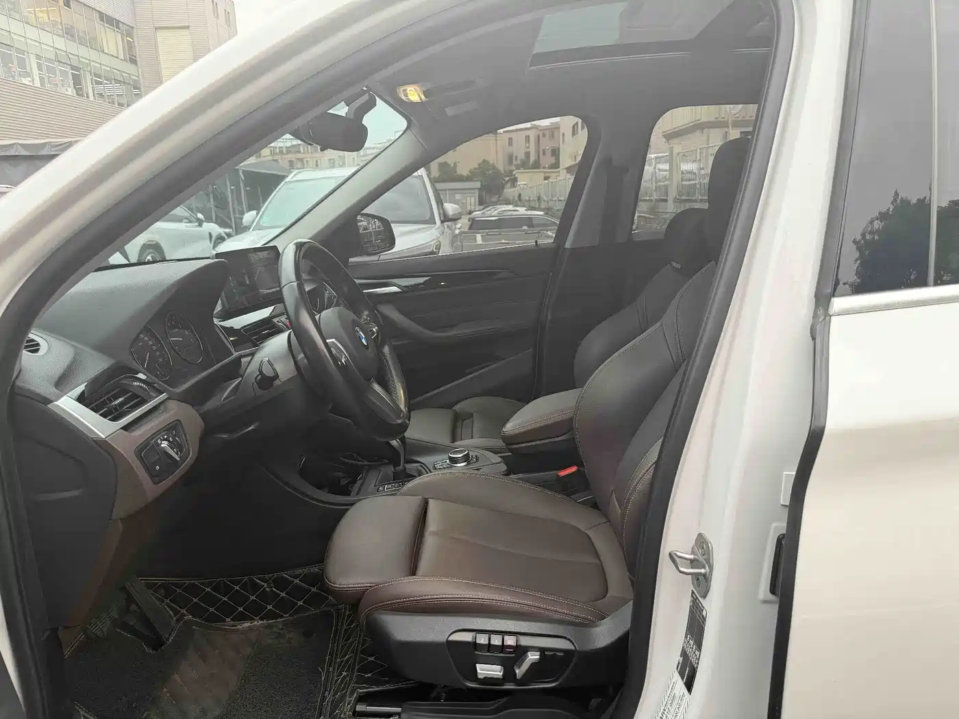 BMW X1 2022 sDrive25Li Leading фото 8