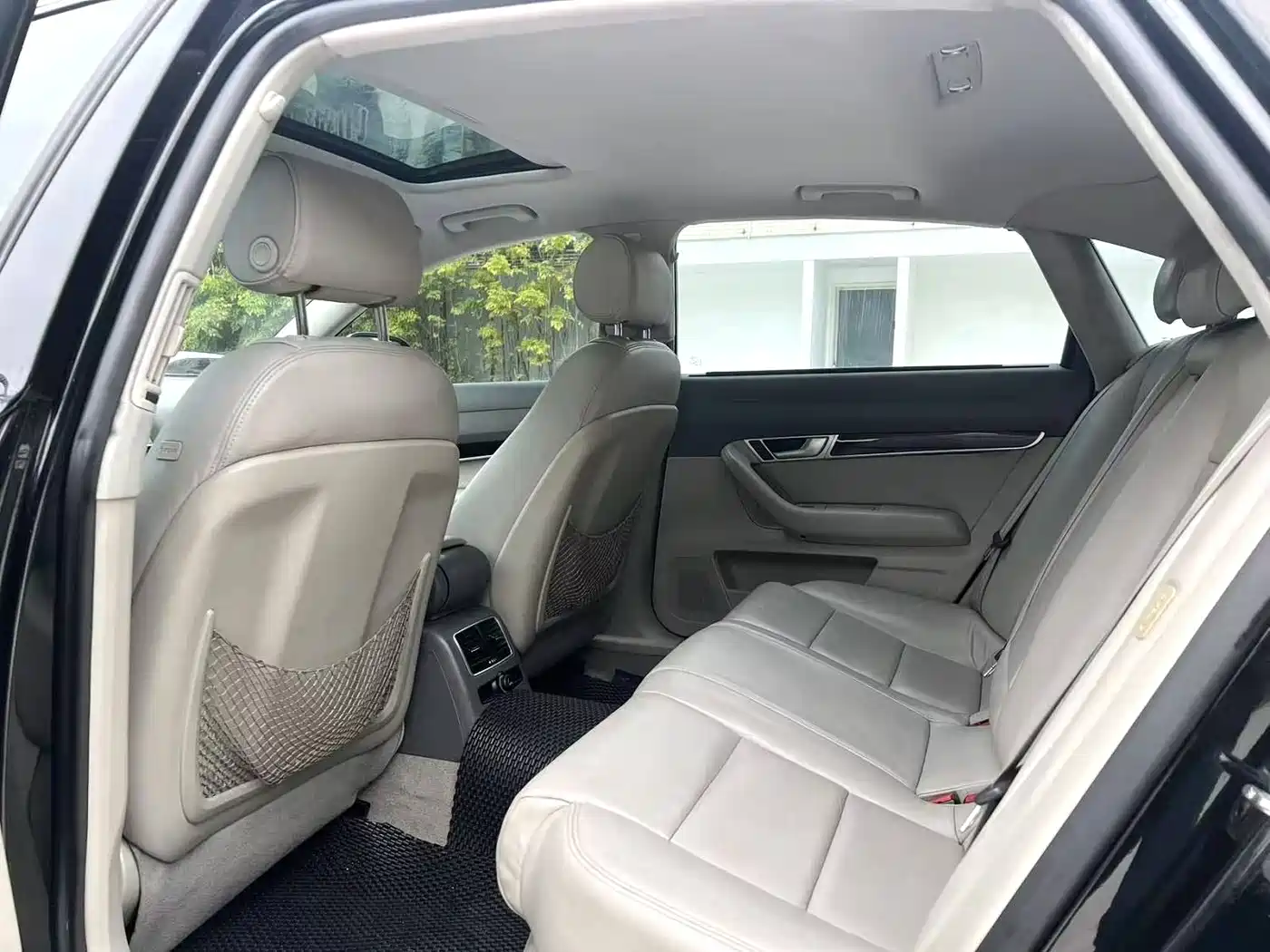 Audi A6L 2009 2.0 TFSI Automatic Standard фото 6