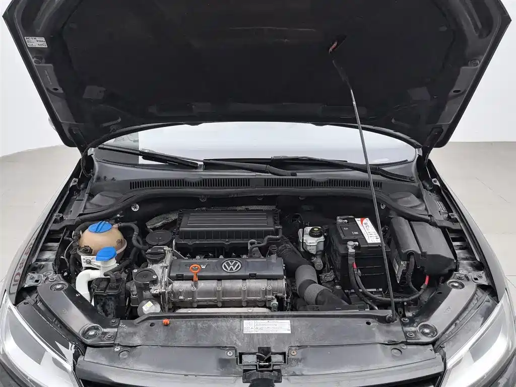 Volkswagen Sagitar 2014 1.6L Manual Comfort фото 6